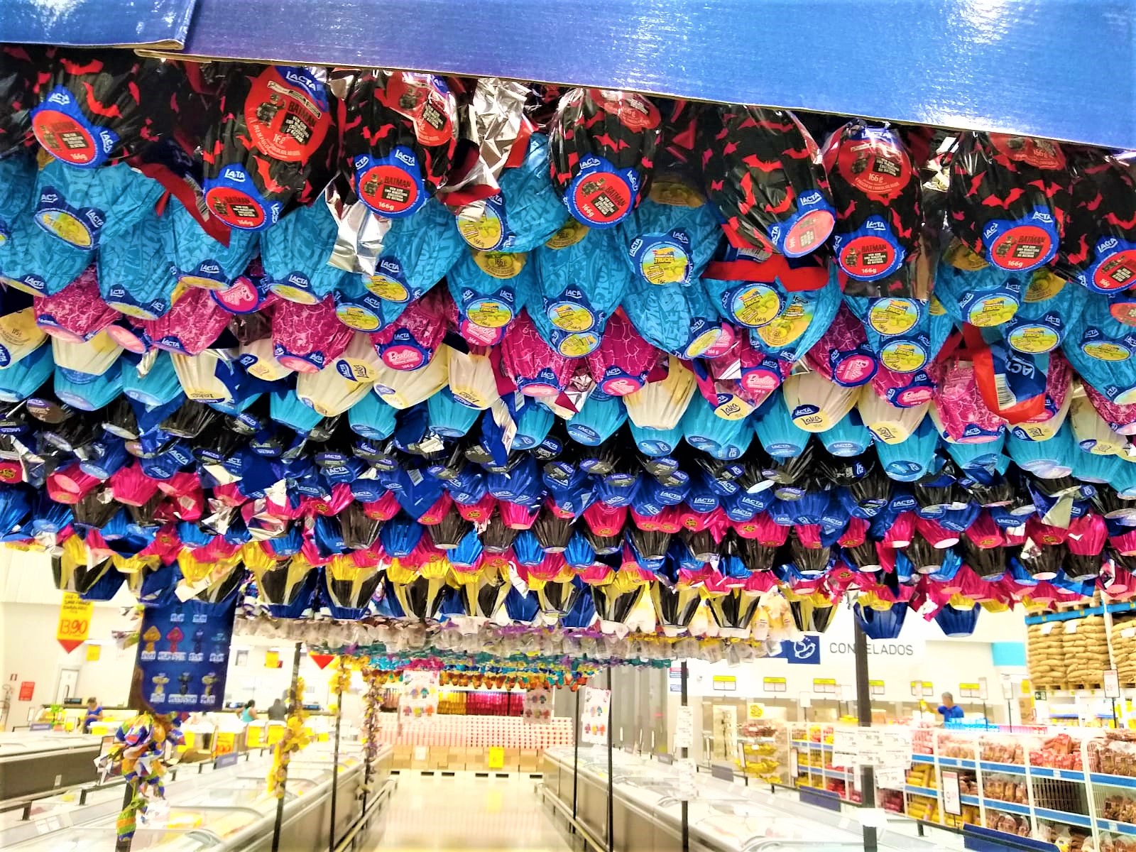 Imagem de um supermercado na época de Páscoa. Foto: Fundação Educadora de Bragança.