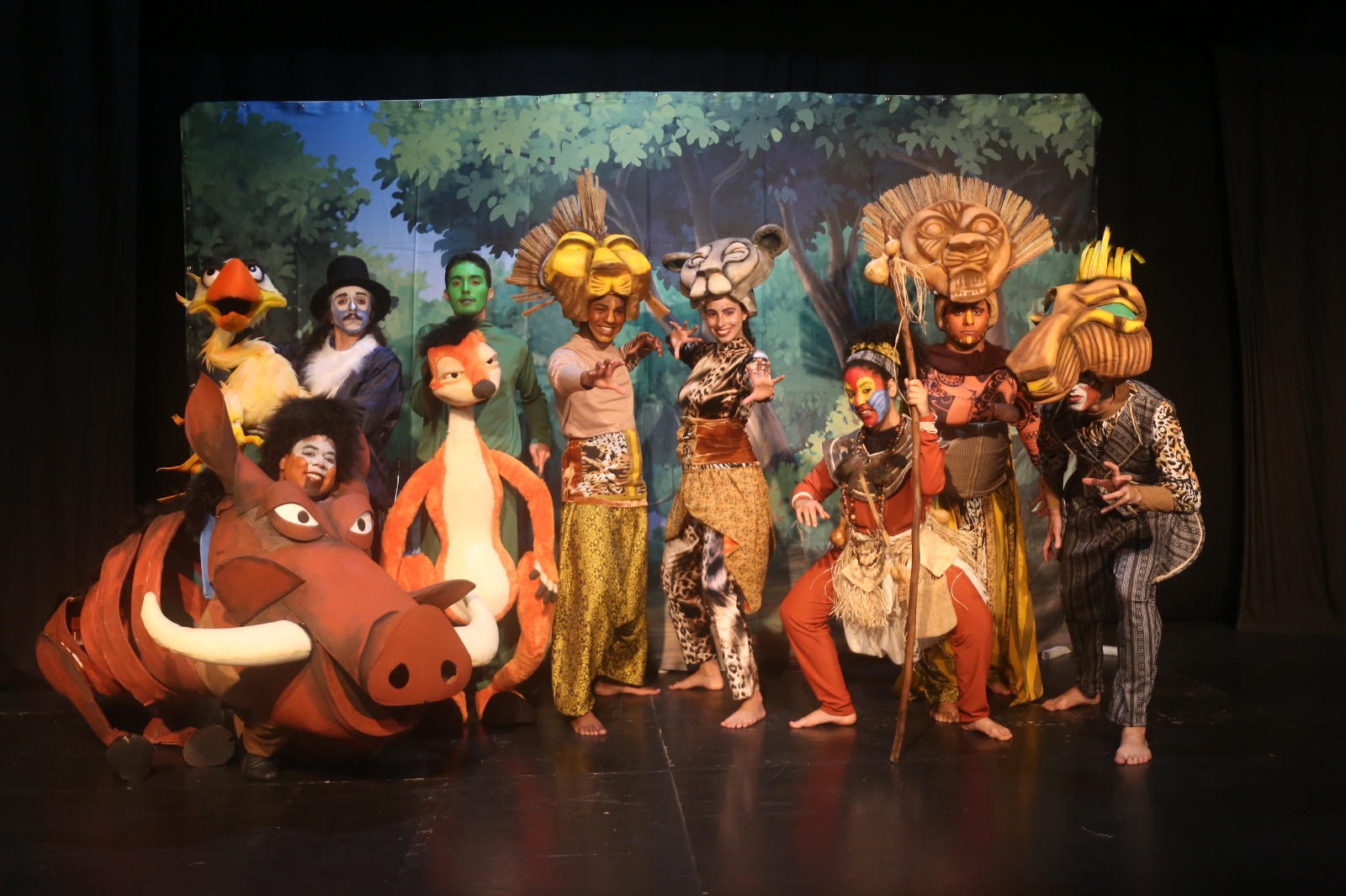 Teatro infantil "Uma aventura na savana" - Imagem: Loki Produções.