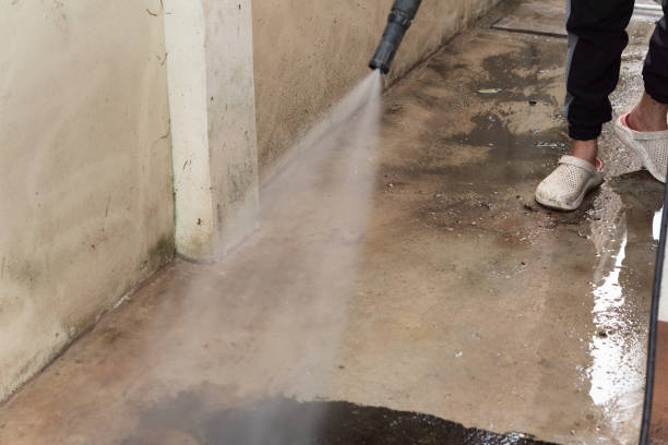 Em virtude do baixo volume de água nos rios que abastecem Rio Claro, a proibição do uso de água tratada para lavar calçadas e outras práticas foi estabelecida. Foto: Getty Images.